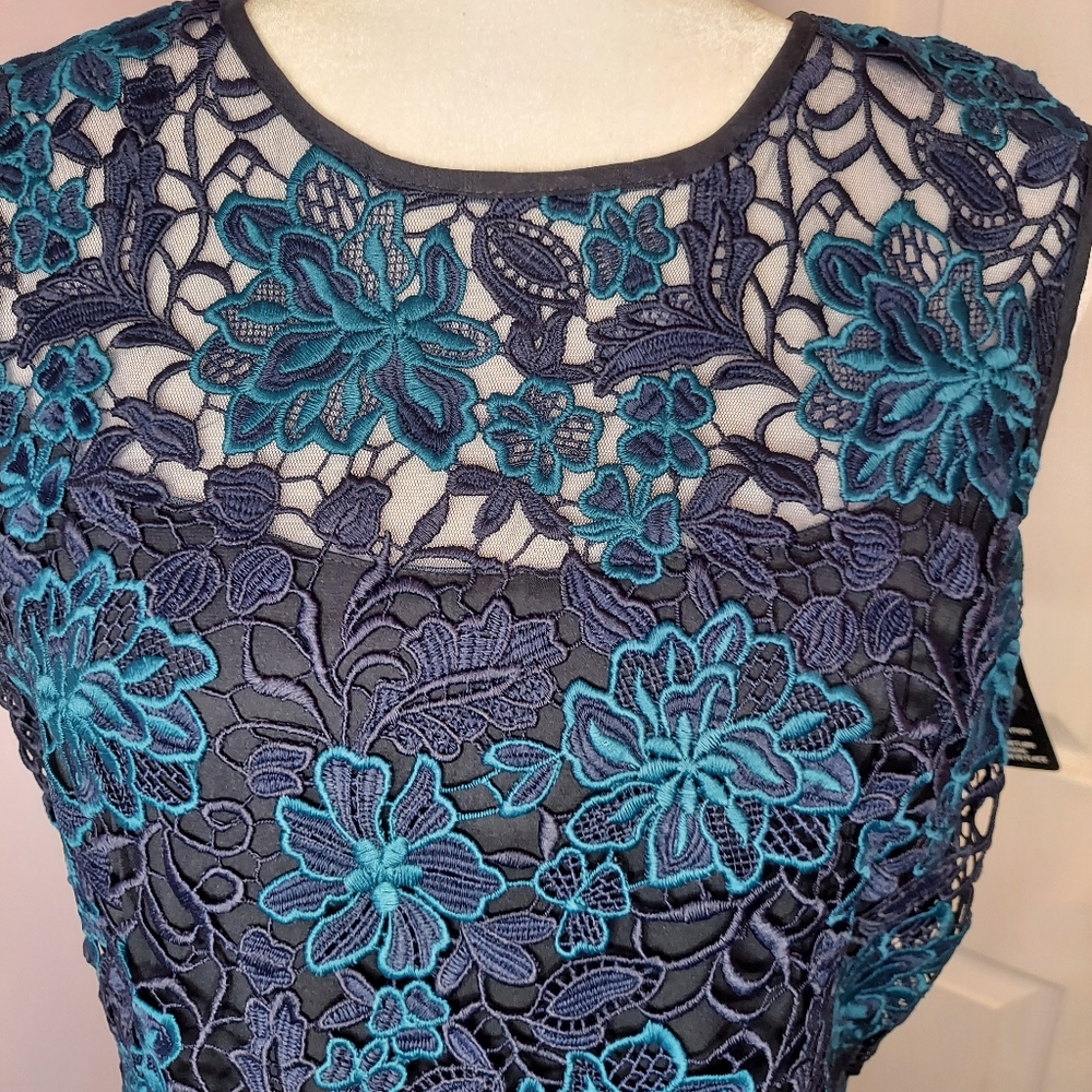 NWT BLUE LACE FLORAL NAVY DRESS